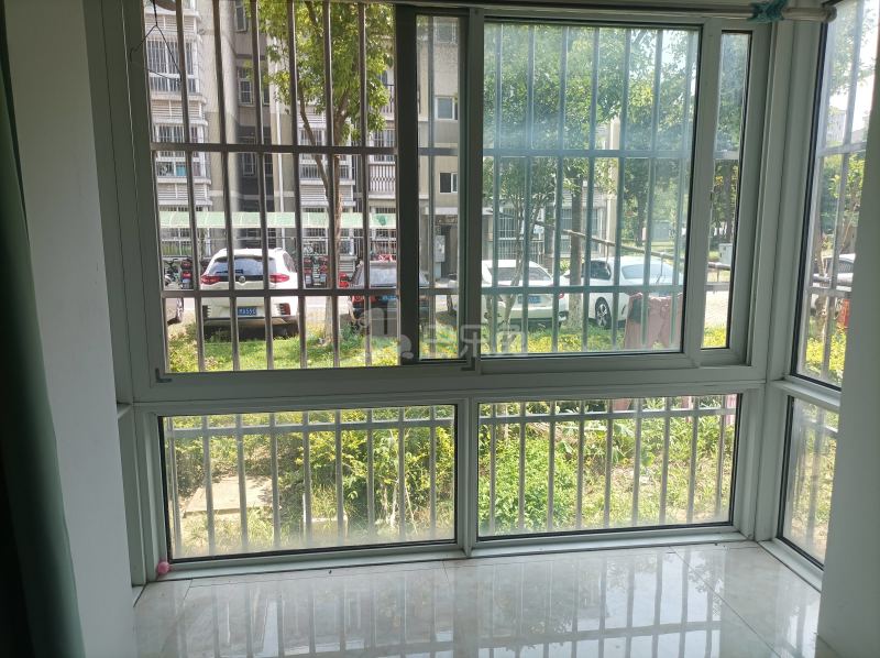 巷佳华苑2期7909326卧室窗户图7