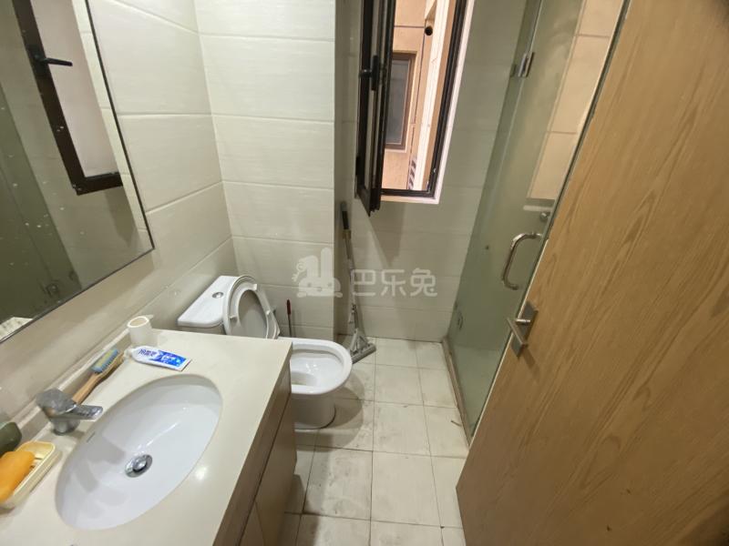 万立城（瑞立华庭）7965651卫生间图11