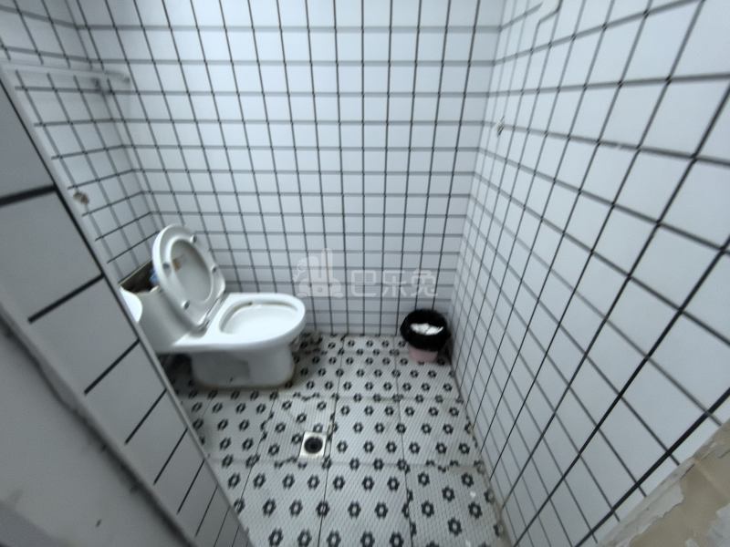 中冶上河雅筑7977498卫生间图5