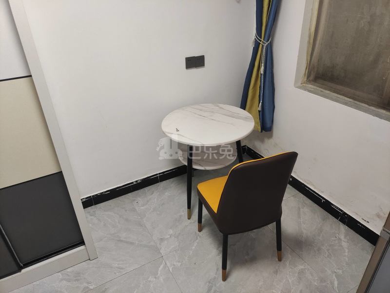 中冠花园小区8046165客厅图4