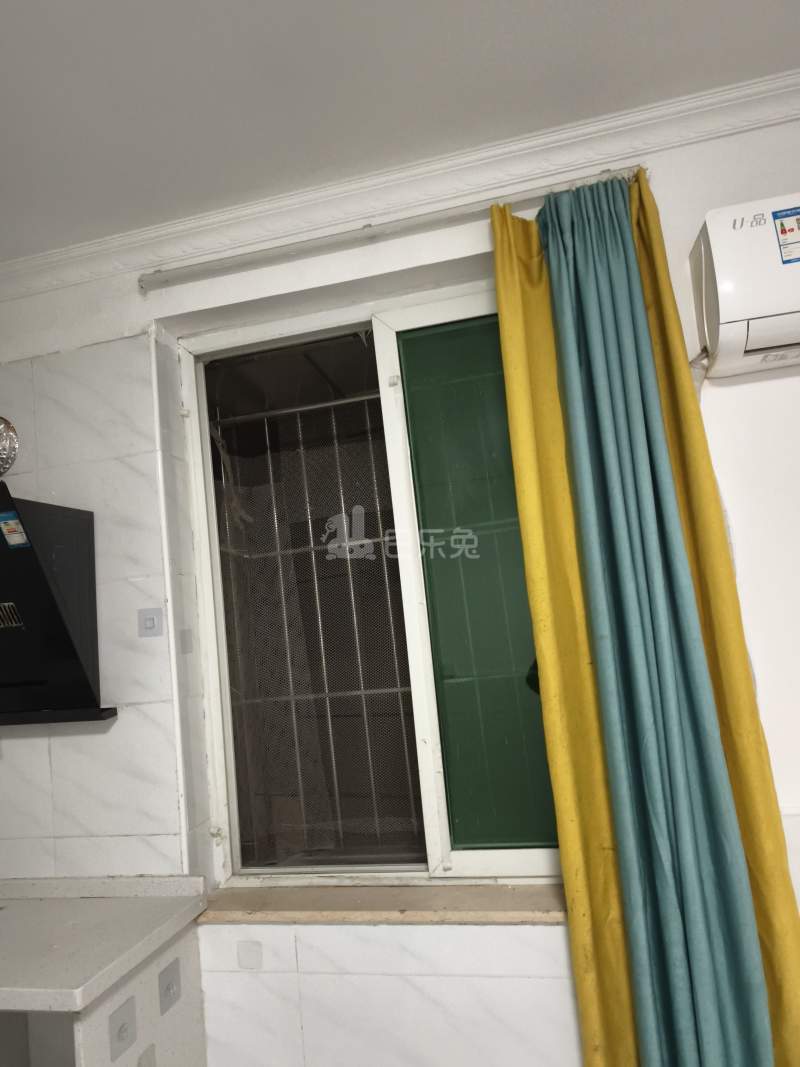 南水小区8058175卧室窗户图9