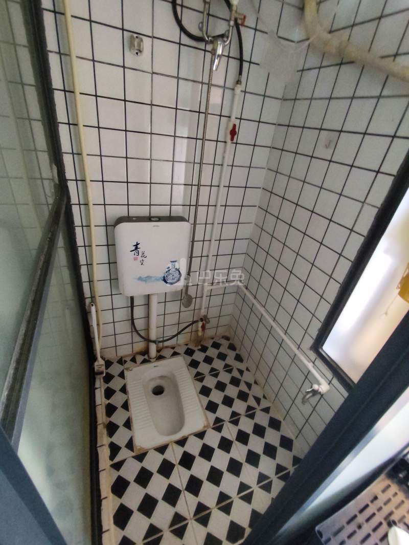 怡苑阁8070050卫生间图5