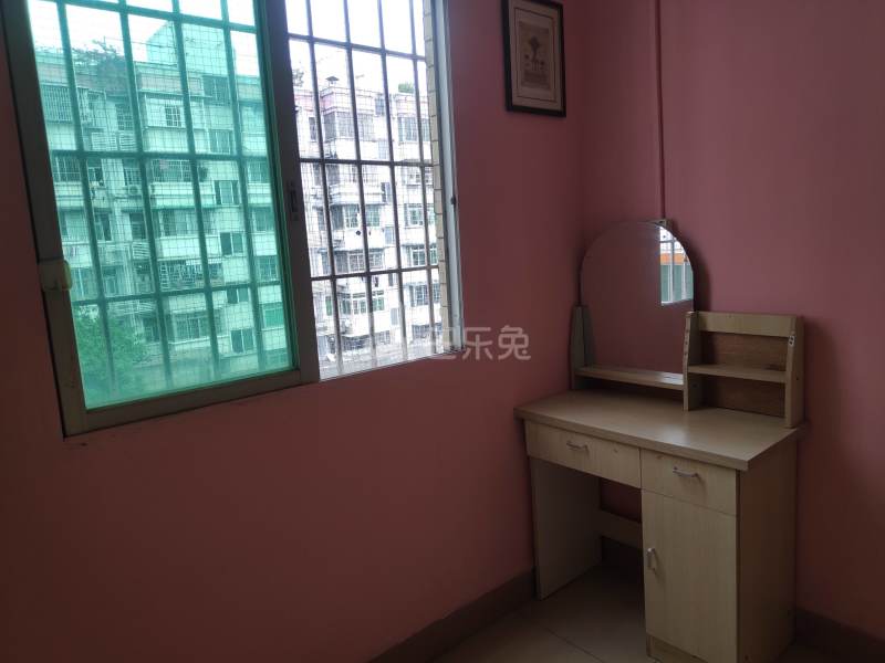 岗贝西大街1-1号8075456卧室图2