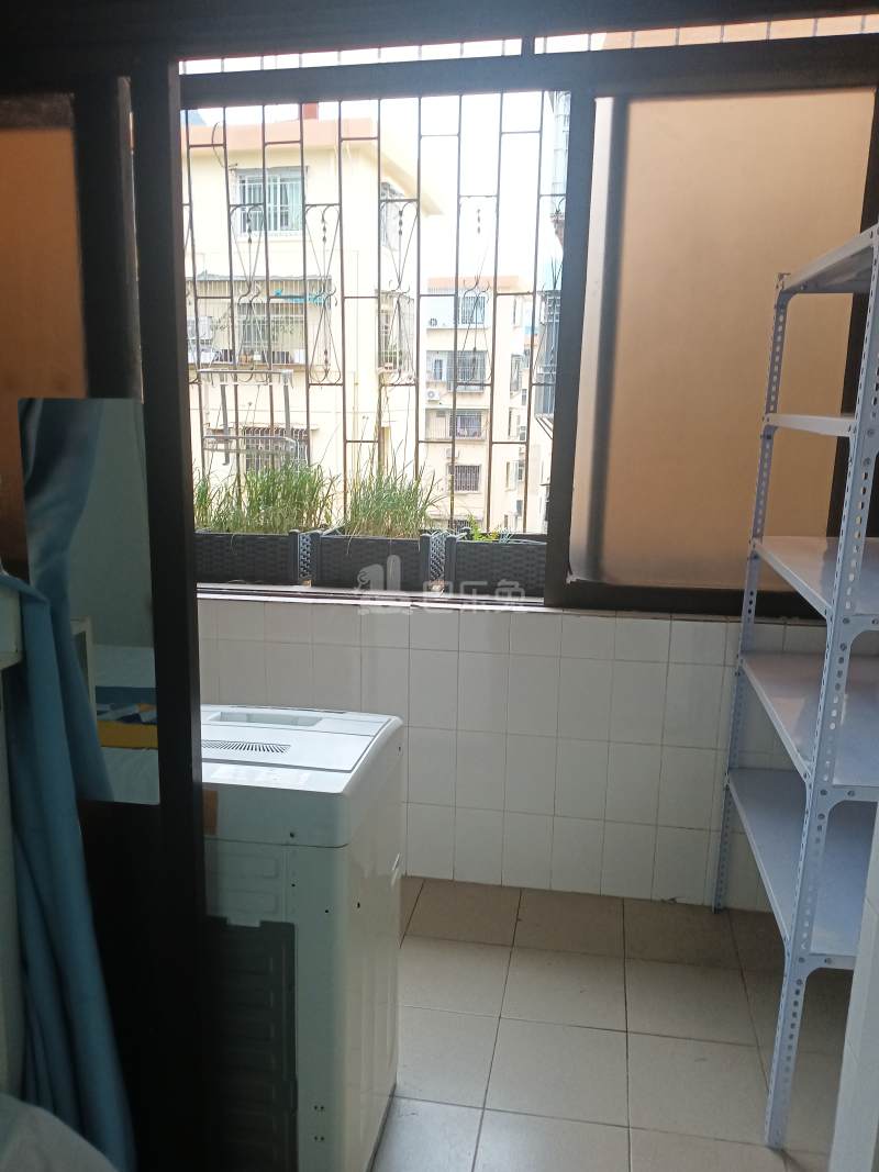 滨海苑8076463卧室窗户图7