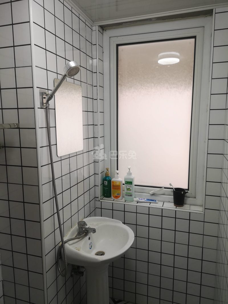 上海院子8077738卫生间图12