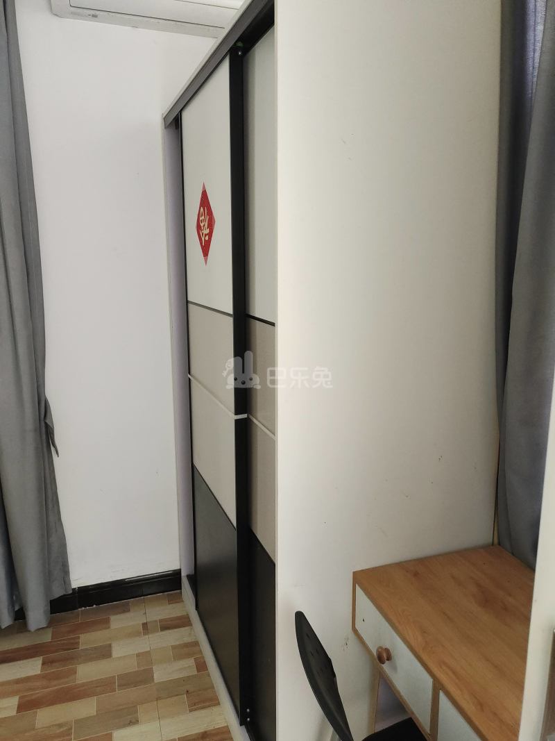 新场大街319弄8126500卧室图2