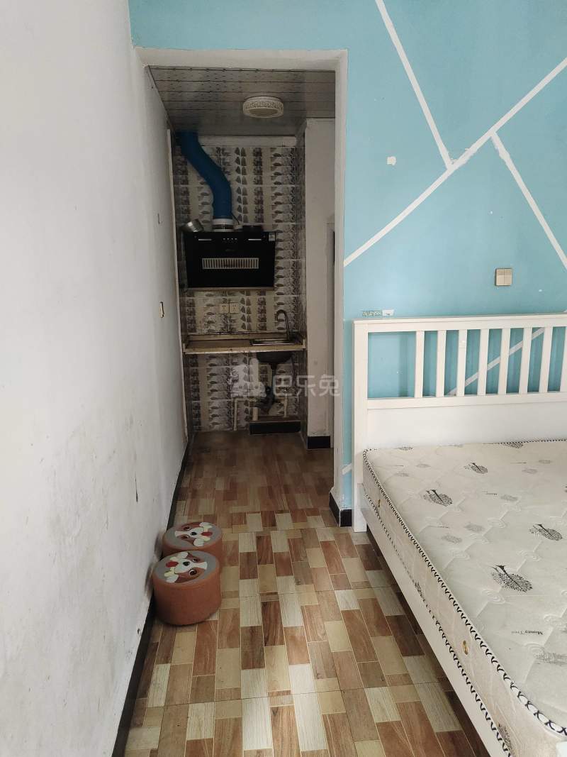 新场大街319弄8126500卧室图3