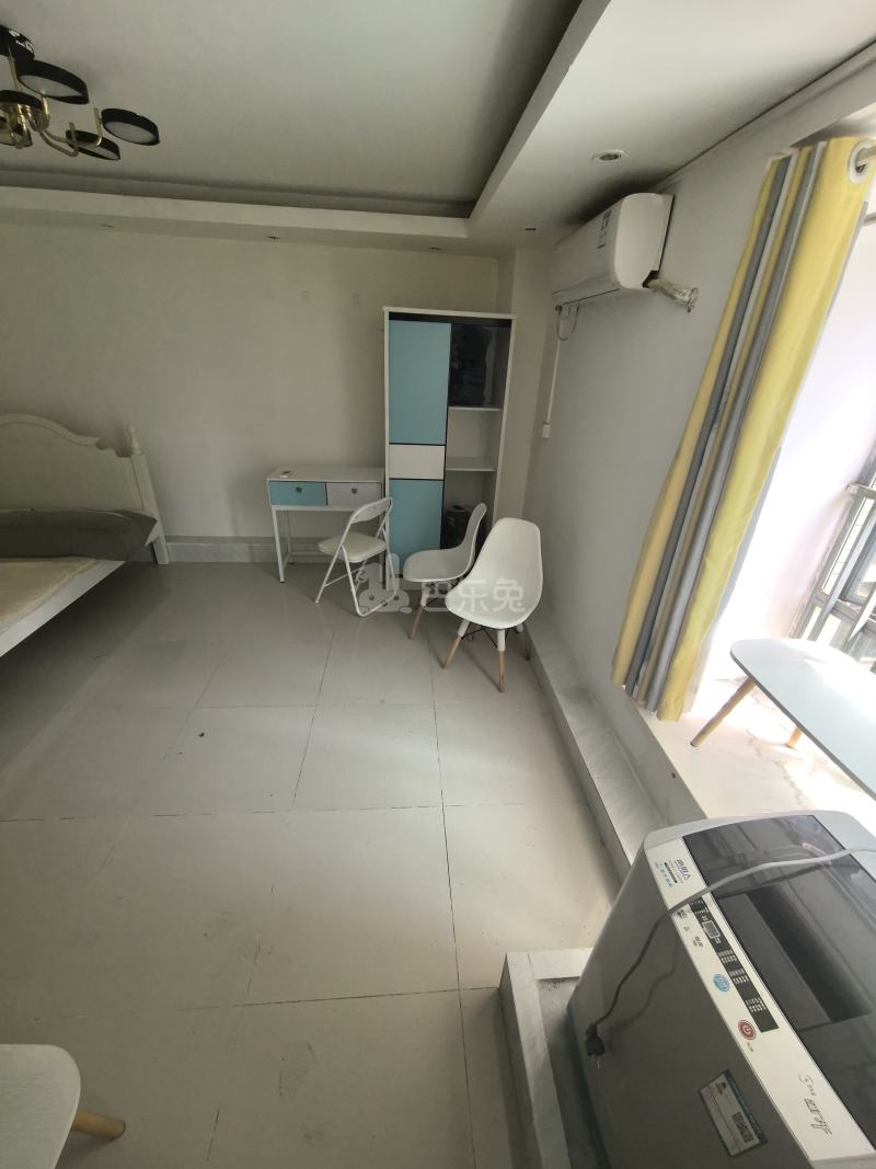 现代城华庭8166376客厅图4