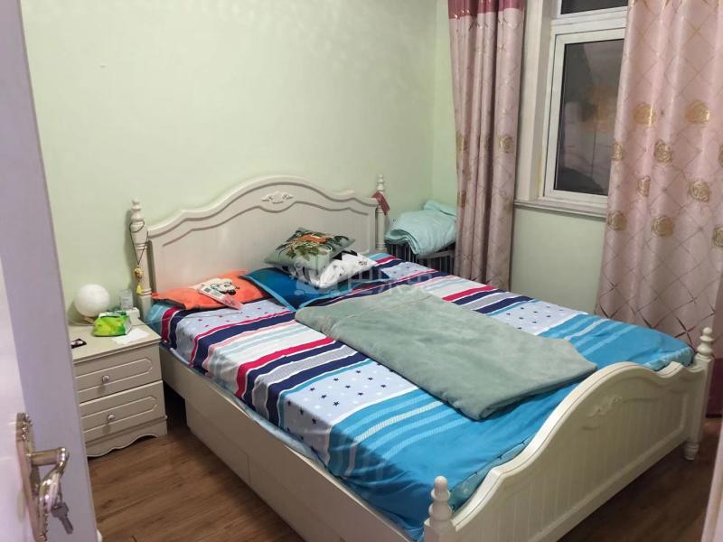 江岸水城8169916卧室图0