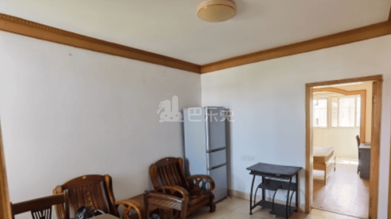 龙福花园8181045客厅图1