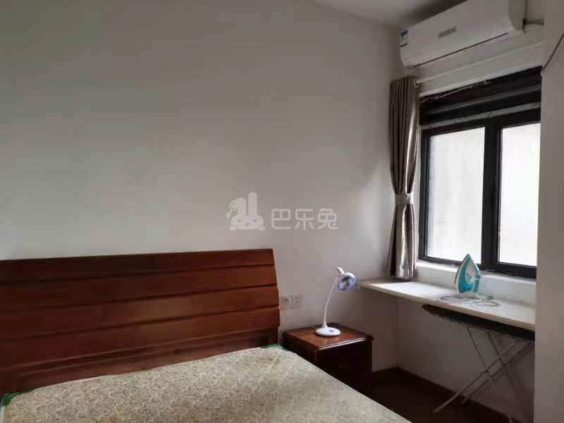 世茂外滩新城8203514卧室图3