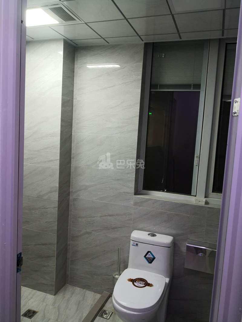 西岗家园8206449卫生间图0