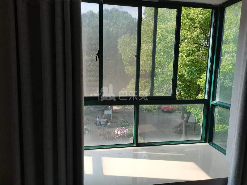 通协小区820501卧室窗户图6