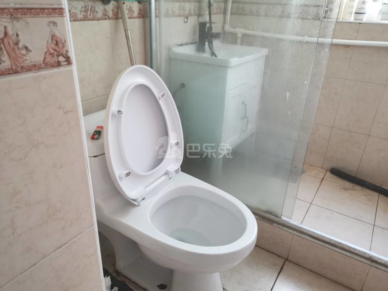 东明广场（泉东一小区）8215342卫生间图9