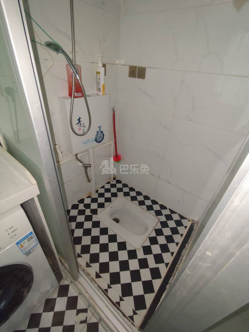 荔苑小区8231040卫生间图7