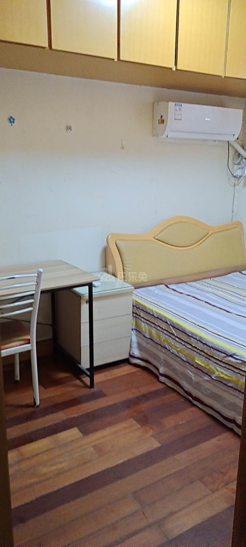 茶花里小区8241374客厅图2