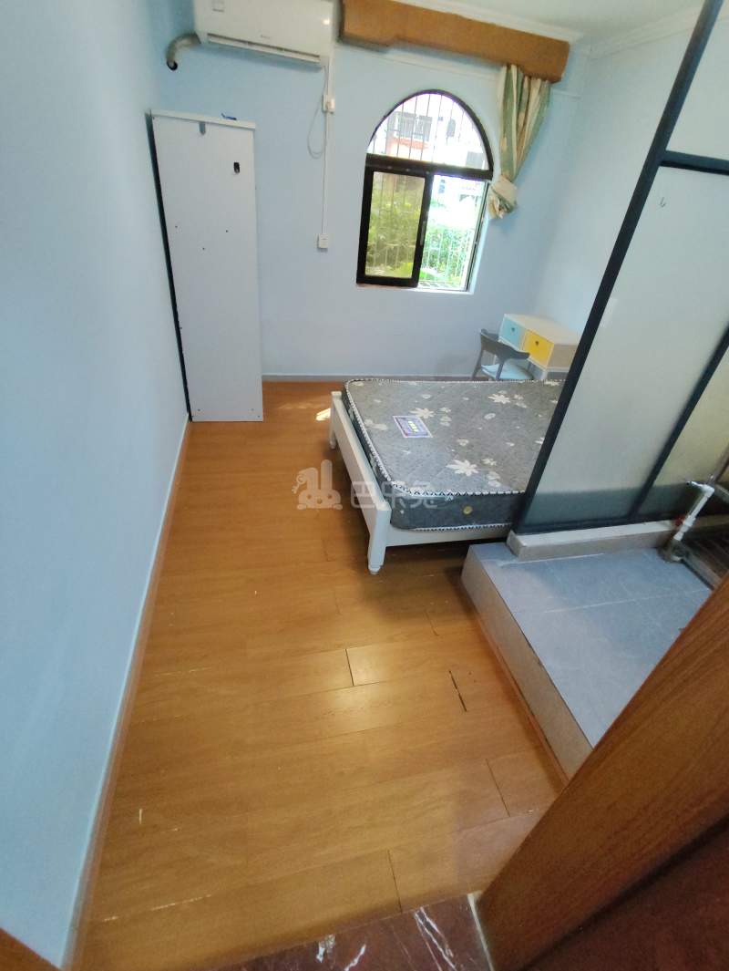 怡苑阁8267861卧室图0