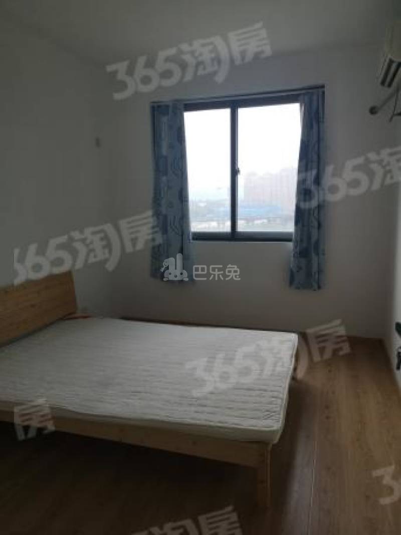 恒辉假日广场8322141卧室图2