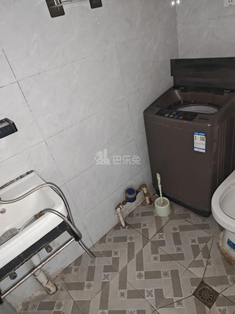 沁富佳苑8376053卫生间图4