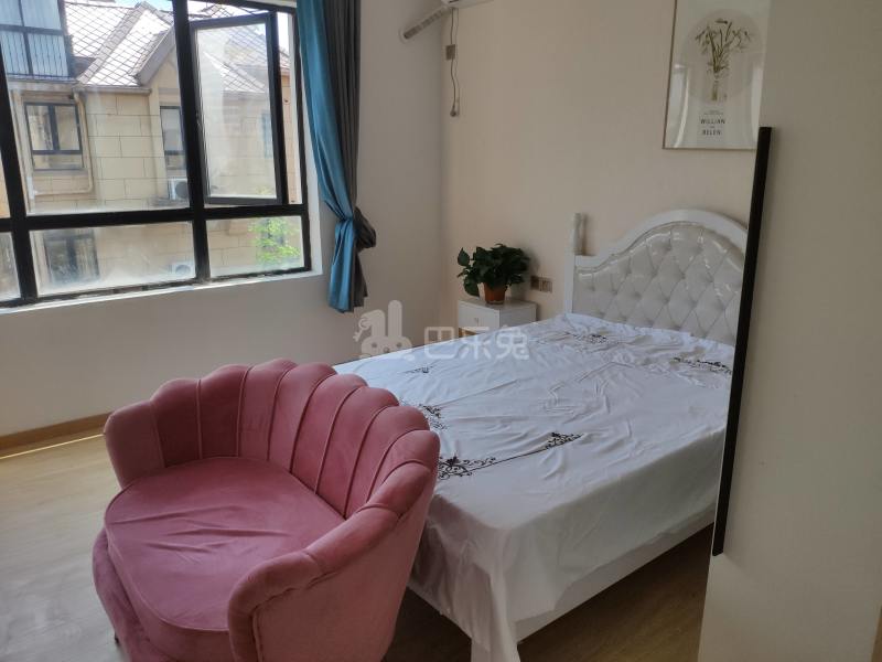 英郡雷丁小城8400333卧室图0