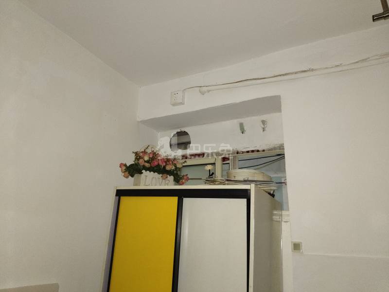 文化花园香榭丽苑（武川路75弄）8462388卧室窗户图6