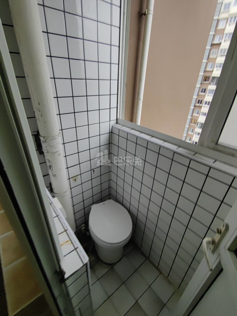 周康五村8474323卫生间图4