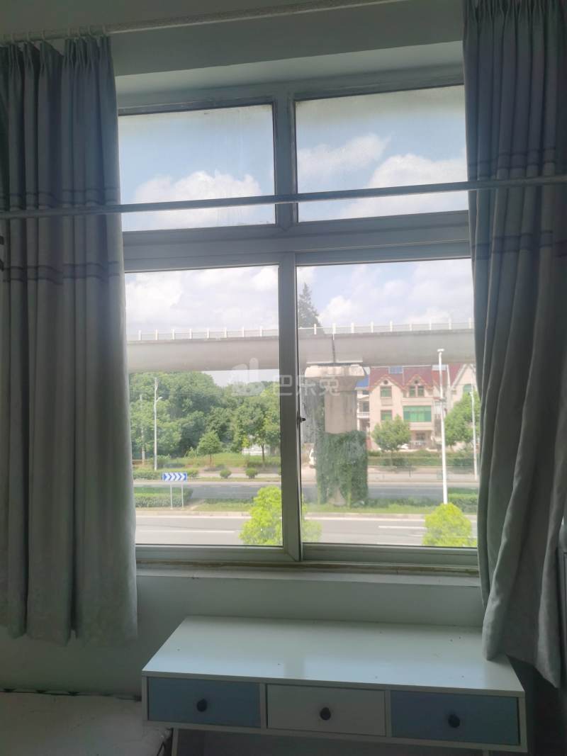 蒋桥村（民房）8475701卧室窗户图7