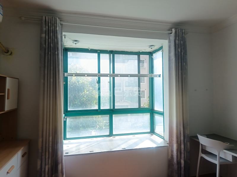 万临家园8489850卧室窗户图14