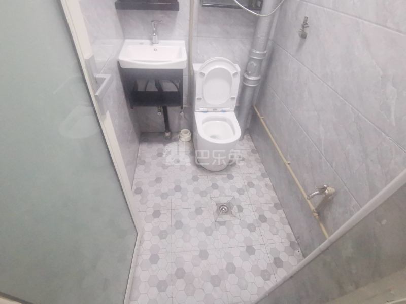 世界花园米兰居8572865卫生间图5