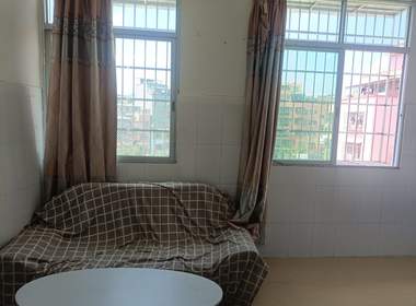 龙洞南街南门头一巷8号 2室1厅1卫