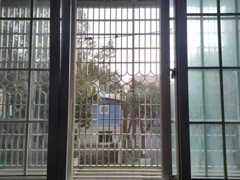 金桂新村8583549卧室窗户图8