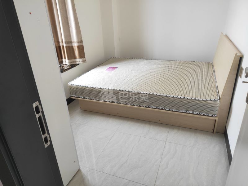 鹤边员村东街五巷4号8596034卧室图4