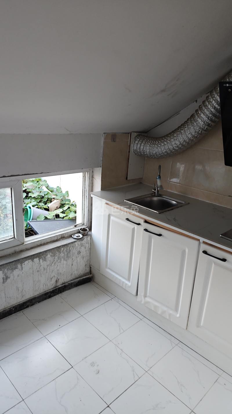 巷佳华苑1期8600543厨房图5