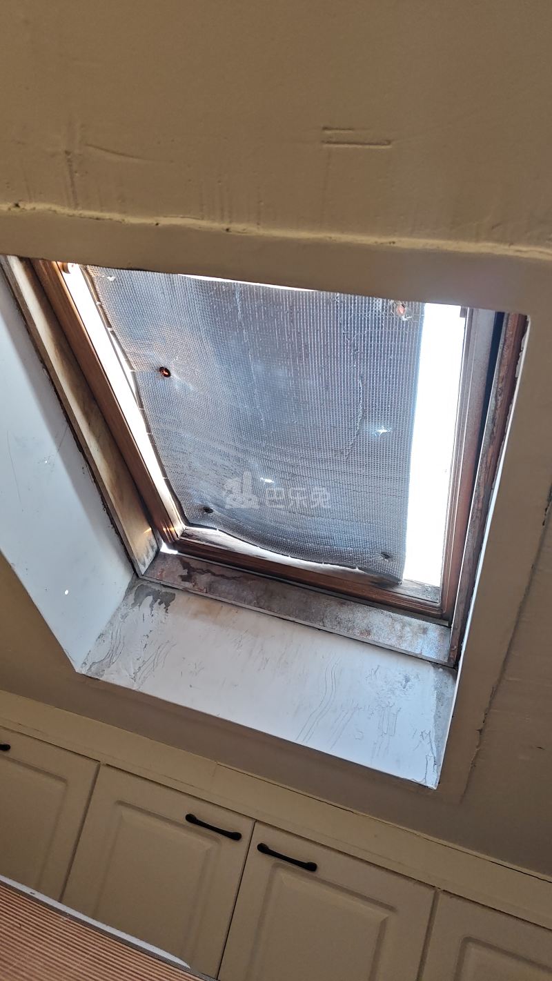 巷佳华苑1期8600543卧室窗户图7