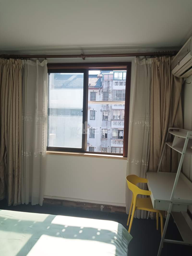 荣景苑A区8611733卧室窗户图13