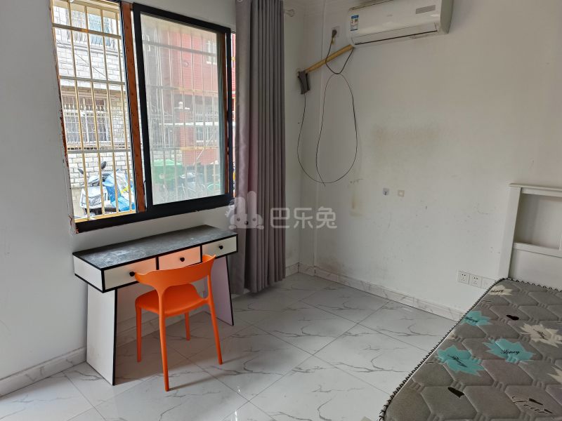 春雷村（民房）8631999卧室图1