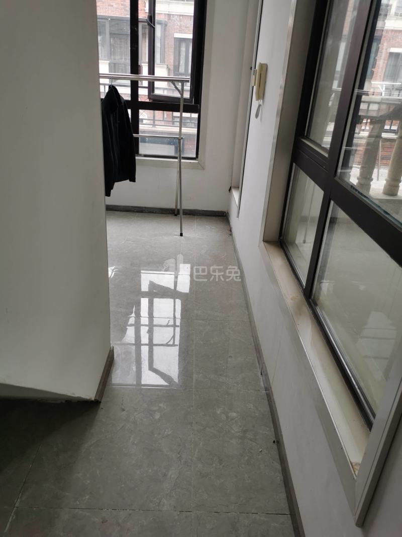 佘山一品8633612客厅图4