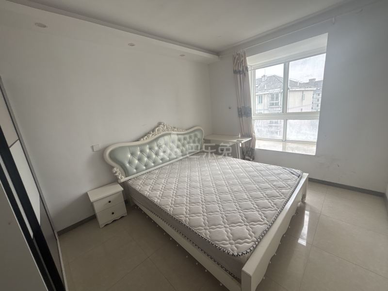 巷佳华苑1期8636295卧室图0