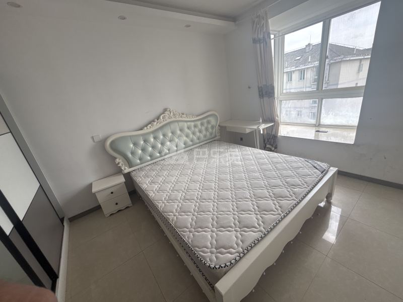 巷佳华苑1期8636295卧室图2