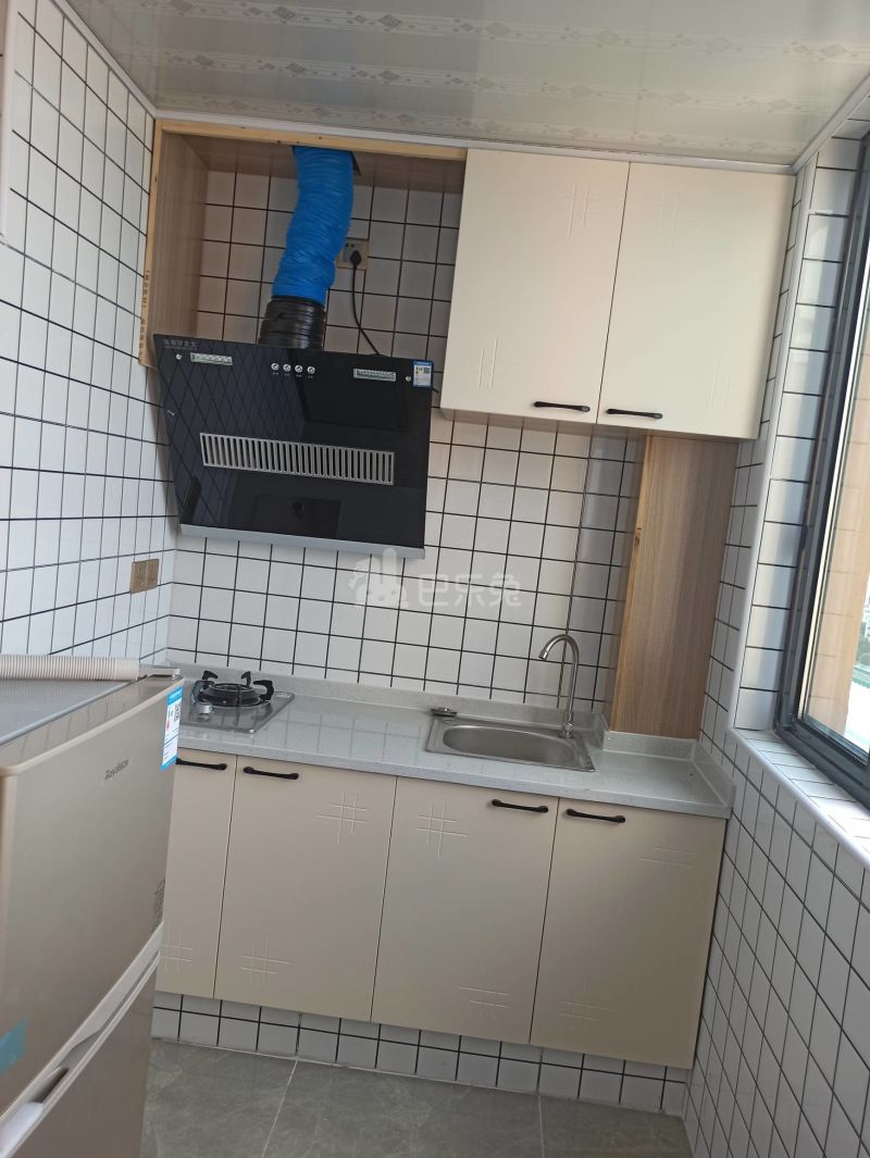 申城佳苑一期C块8642282厨房图10