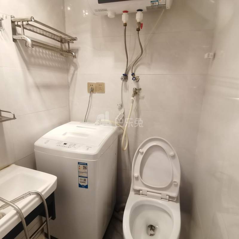 玉兰三村8675908卫生间图10