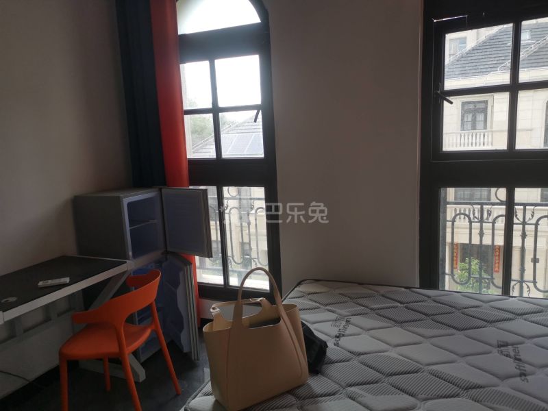 大华诺斐墅（大华锦绣华城17区）8697044卧室图2