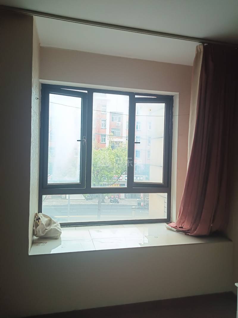 云间名门872703卧室窗户图17