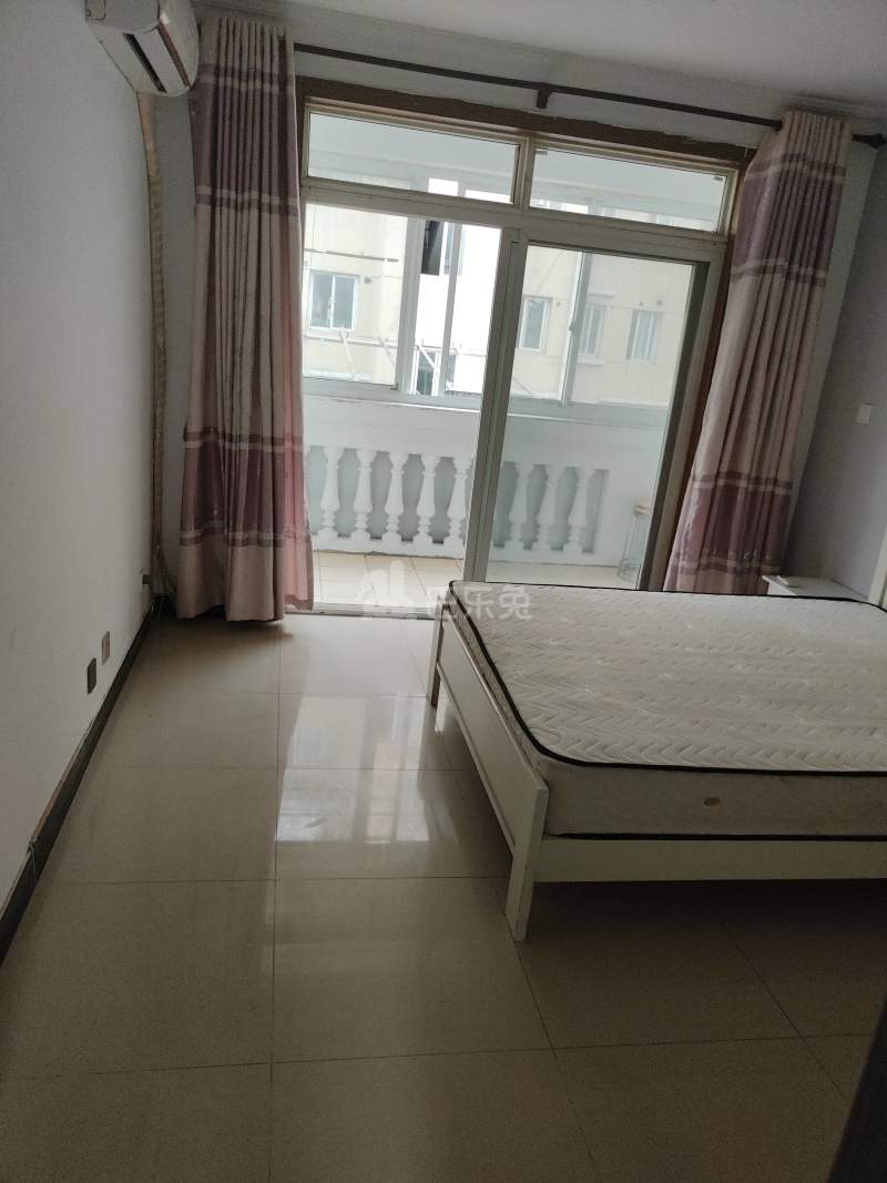 三千里花苑8750095卧室图1