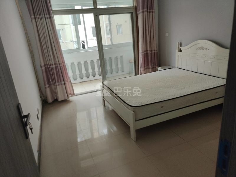 三千里花苑8750095卧室图0