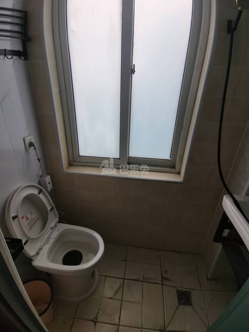 巷佳华苑1期8762406卫生间图5