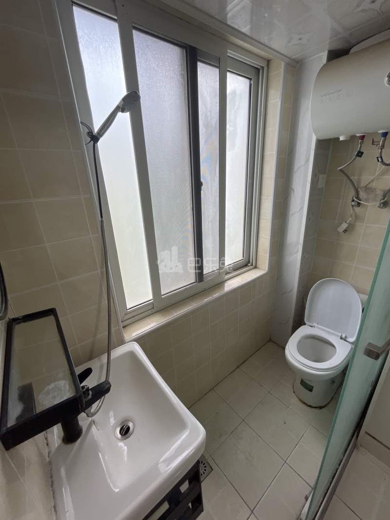 巷佳华苑1期8762409卫生间图5