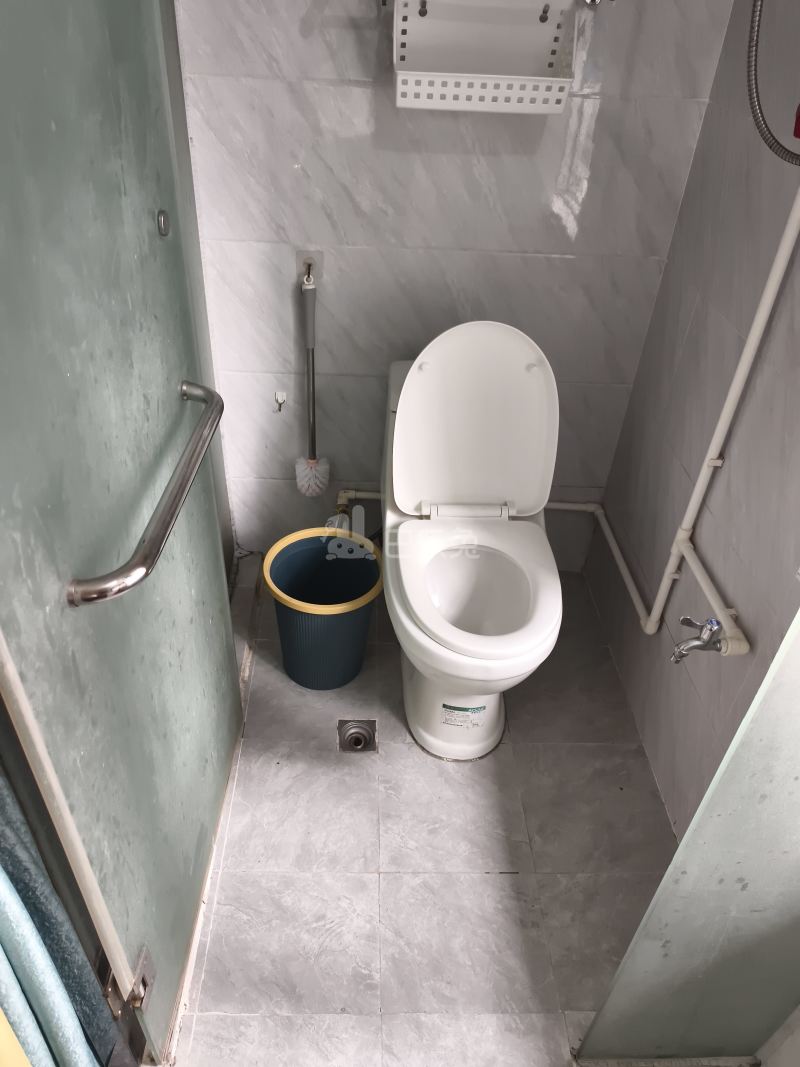 海虹苑8839791卫生间图9