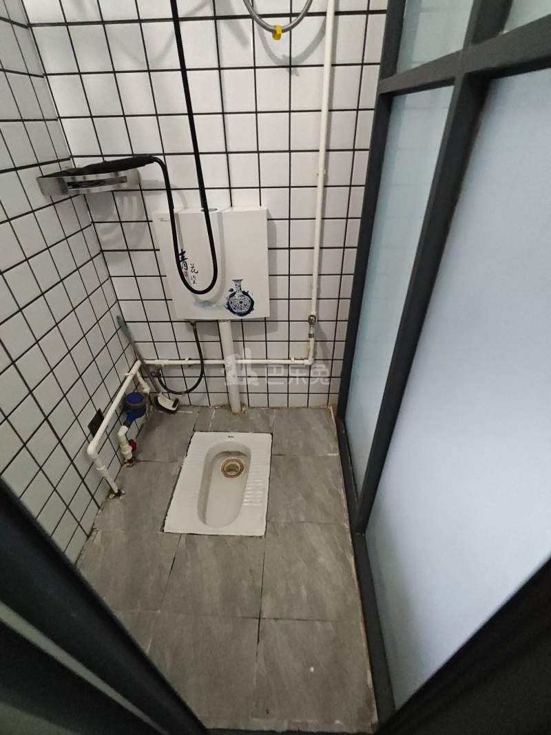 美加广场8842033卫生间图5