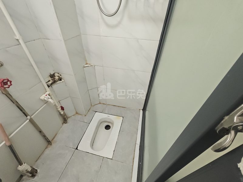 水湾B区8876355卧室窗户图5